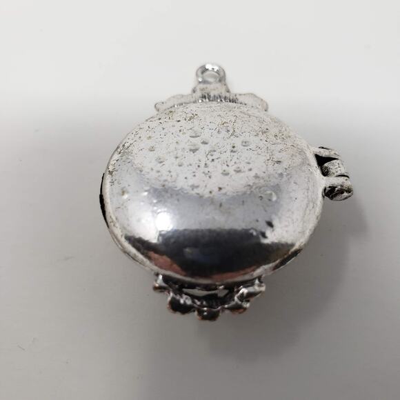 Set of Peacock Pendants Silver Opens Latch Closure - 3 - Picture 5 of 6